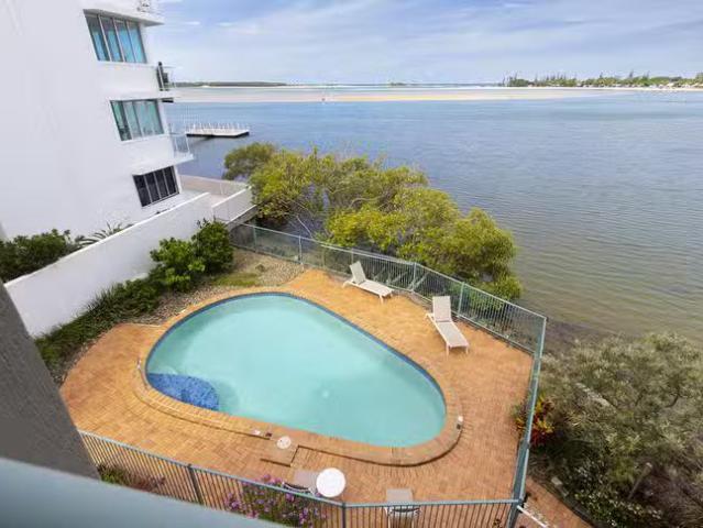 Unique 6/2 Duporth Avenue, Maroochydore, QLD 4558