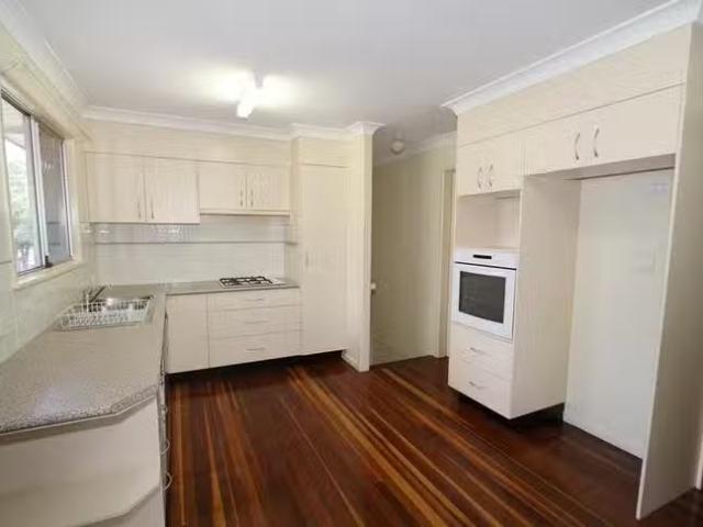 Deal! 63 Holdsworth Road, North Ipswich, QLD 4305