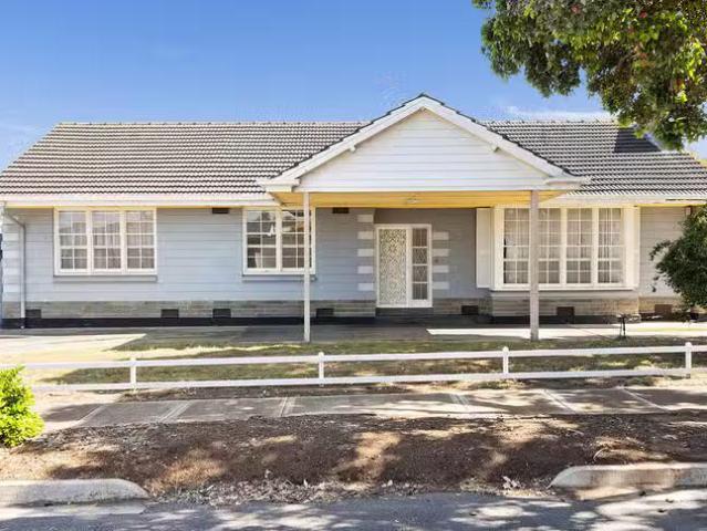 Just in! 6 Comley Street, Brighton, SA 5048
