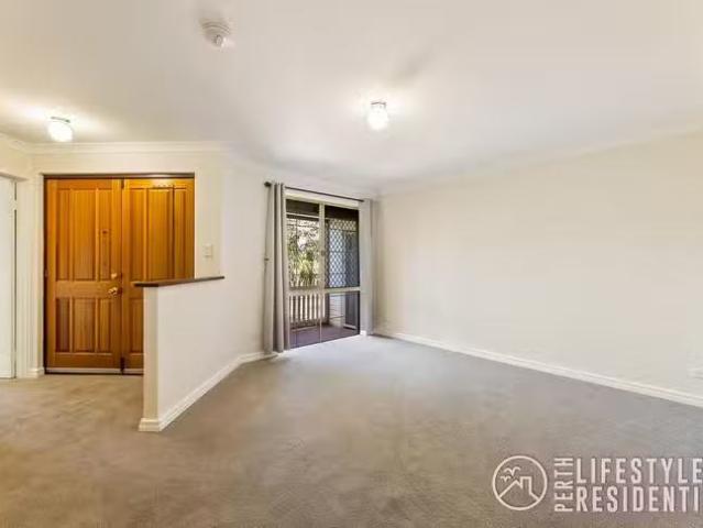 Rental! 6 Aqua Court, Banksia Grove, WA 6031