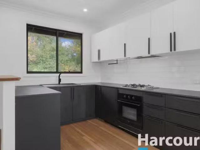 Just in! 6 Archibald Crescent, WARRAGUL, VIC 3820 House for.