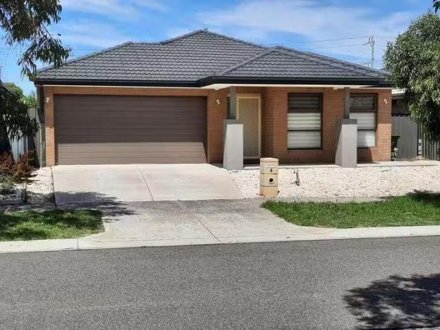 Cozy 6 Astra Avenue, Truganina, VIC 3029