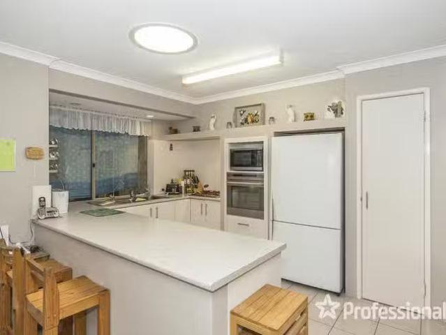 Deal! 6 Benoa Court, Merriwa, WA 6030