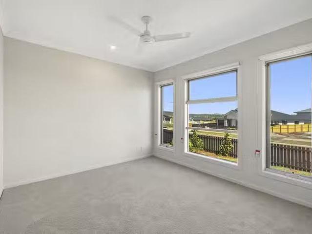 Cozy 6 Dunmall Crescent, Glenvale, QLD 4350
