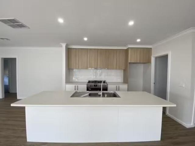 Rental! 6 Durham Court, THURGOONA House for rent Listed by Lu.