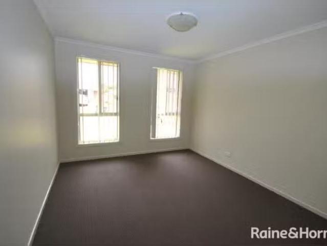 Unique 6 Flannelflower Avenue, WEST NOWRA House for rent List.
