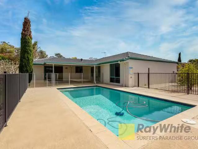 Unique 6 Leeds Close, Arundel, QLD 4214