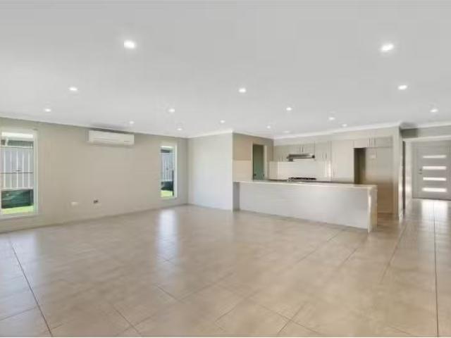 Charming 6 Spinebill St, Cooranbong House for rent Listed by.