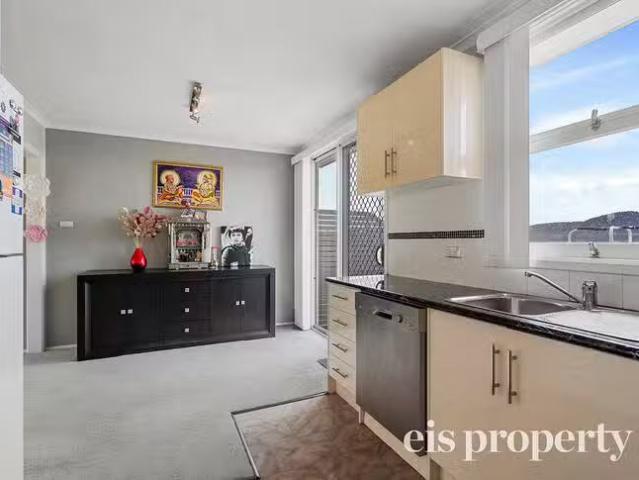 Unique 6 Surada Place, Glenorchy, TAS 7010
