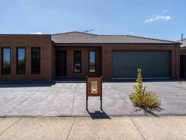 Deal! 6 Palmer Parade, Derrimut VIC 3026