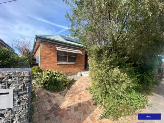 Charming 6 Woods Street, REDHEAD House for rent Listed by Nis.