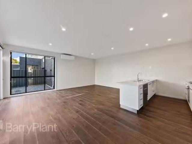 Rental! 7/42 Trickey Avenue, Sydenham, VIC 3037