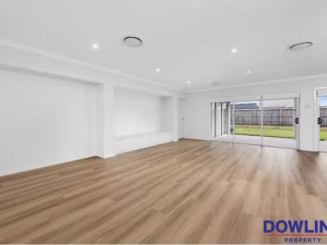 Charming 75 Maya Drive, MEDOWIE House for rent Listed by Kyli.