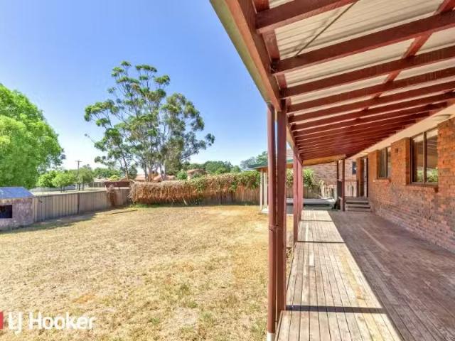 Unique 75 Edward Street, HILLVUE House for rent Listed by Oli.