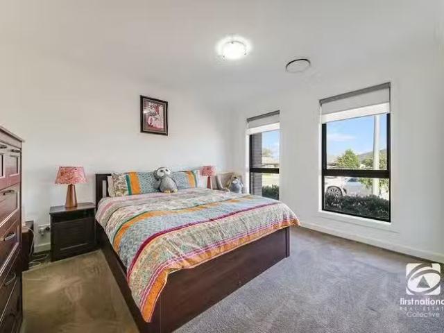 Cozy 75 Springs Road, Spring Farm, NSW 2570