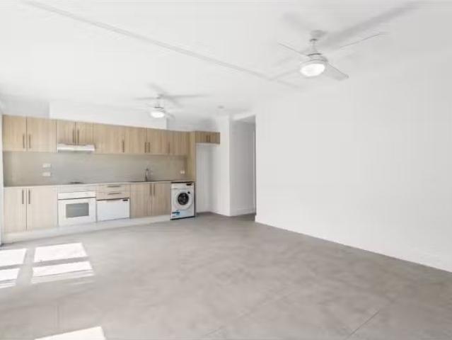 Nice 764B Lawrence Hargrave Drive, Coledale Apartment for rent.