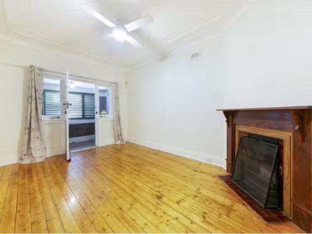 Cozy 76 Roslyn Street, Ashbury House for rent Listed by Joel.