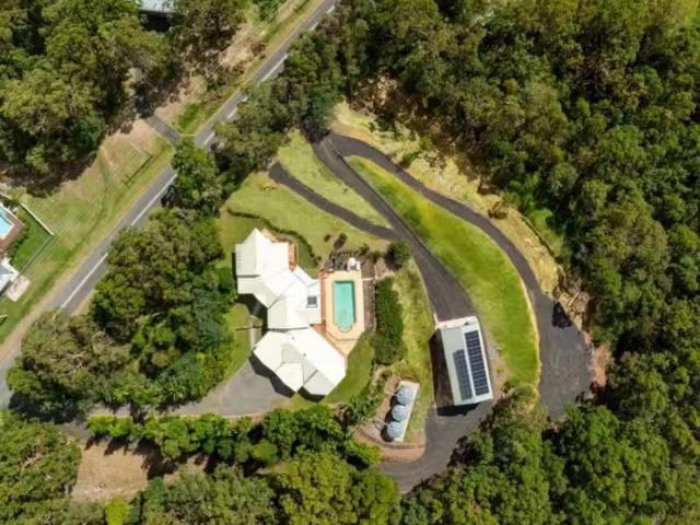 For Rent! 77 Chesterfield Drive, BONOGIN, QLD 4213 House for.