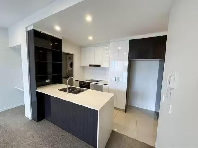 Charming 79/55 Princess Street, Kangaroo Point, QLD 4169