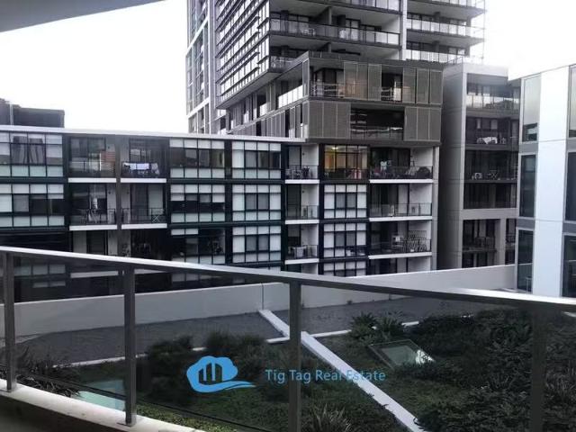 Cheap 709/3 Half Street, Wentworth Point Apartment for rent L.