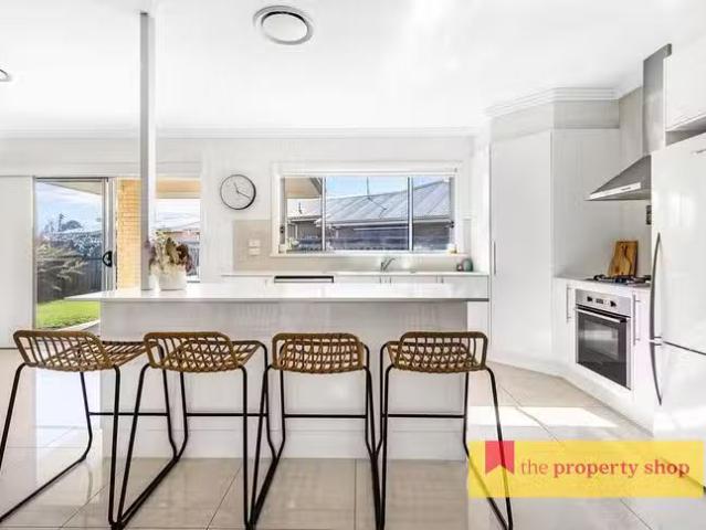 Cozy 70 Mulgoa Way, Mudgee, NSW 2850