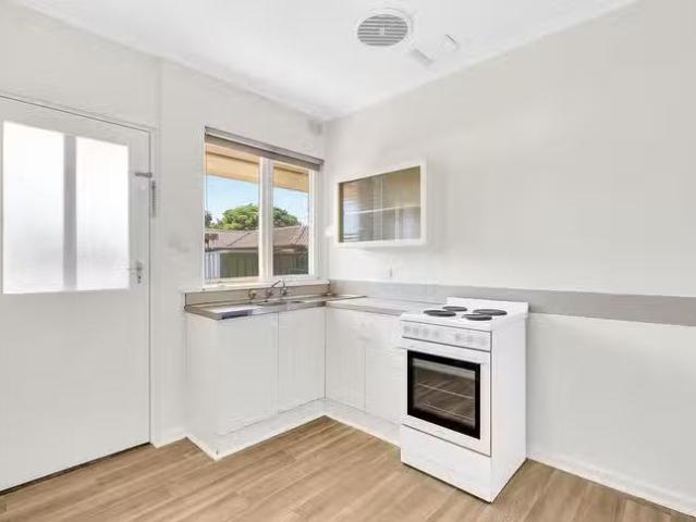Cheap 7/11 Price Avenue, Klemzig, SA 5087
