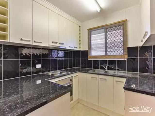 Deal! 72A Drayton Road, Harristown, QLD 4350