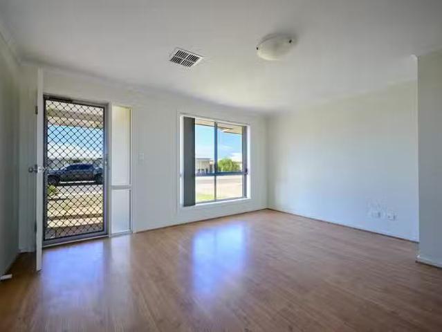 Cozy 73 Custance Avenue, Whyalla Jenkins, SA 5609