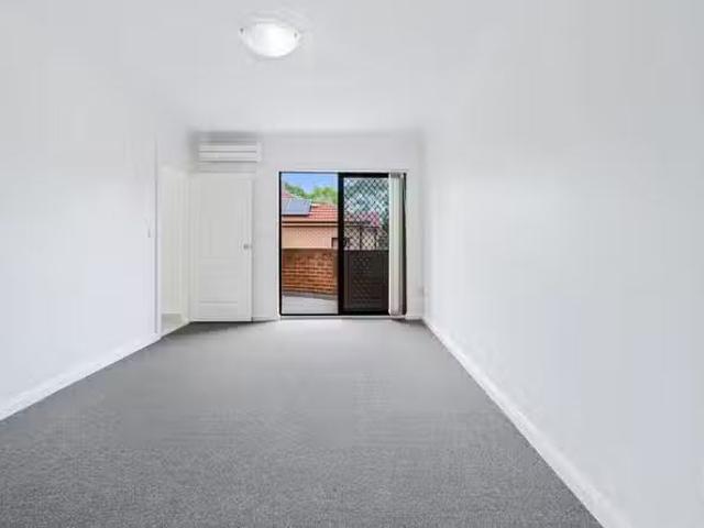 Just in! 7/3 7 Windermere Avenue, Northmead, NSW 2152
