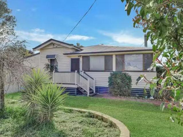 For Rent! 7 Cathro Street, Rockville, QLD 4350