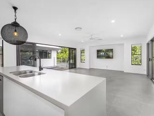 Cheap 7 Agathis Place, Noosaville, QLD 4566