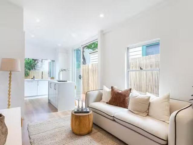 Cozy 7 Albert Street, Erskineville, NSW 2043