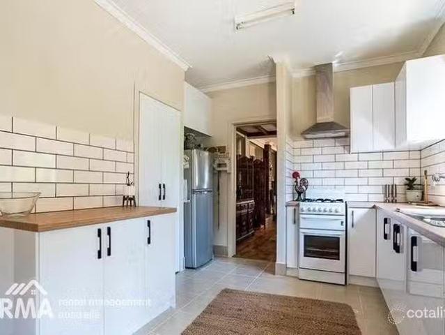 Cheap 7 Avonia Road, Kalamunda, WA 6076
