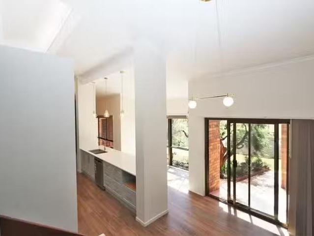 Cozy 7 Girraween Grove, Ashmore, QLD 4214
