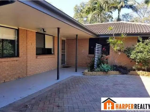 Unique 7 Gum Court, Kingston, QLD 4114