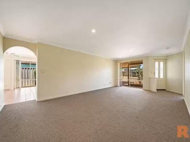 Cheap 7 Delton Way, Atwell, WA 6164