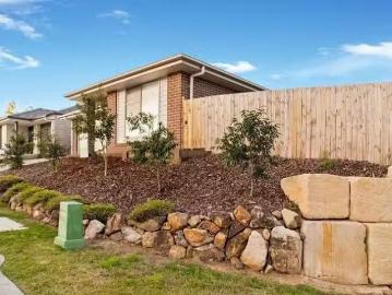 Charming 7 Echidna Street, Deebing Heights, QLD 4306