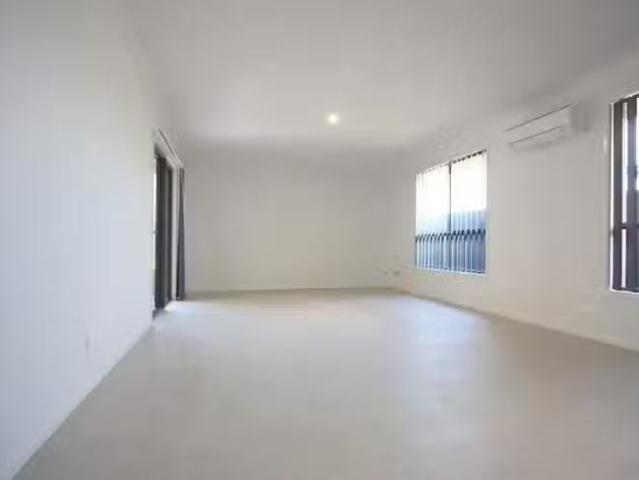 Cheap 7 Fleming Street, Spring Farm, NSW 2570