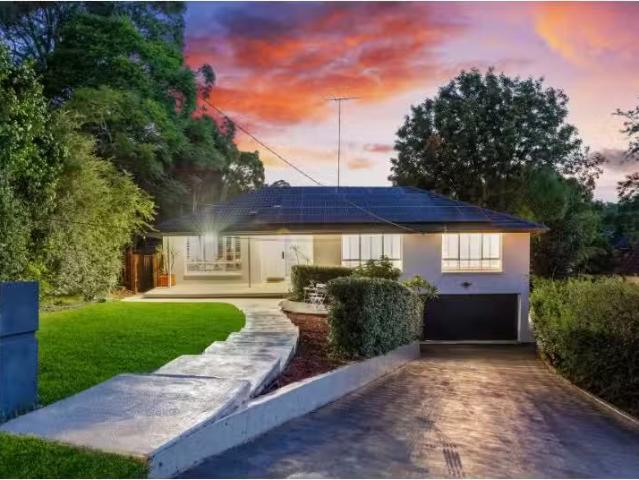 For Rent! 7 Hillside Place, West Pennant Hills House for rent.