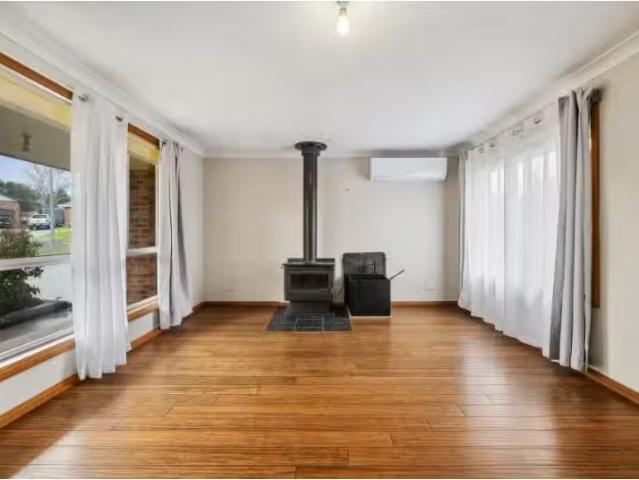 Just in! 7 Nancy Place, Orange House for rent Listed by Amand.
