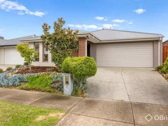 Just in! 7 Napperby Way, Cranbourne North, VIC 3977