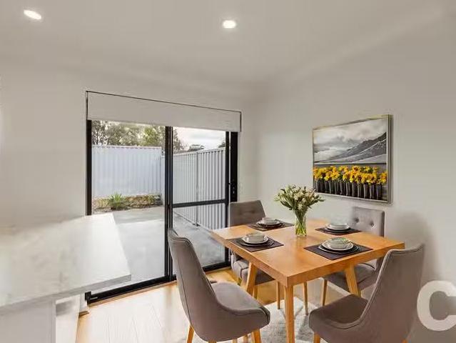 Cheap 7 Sicklemore Road, Parmelia, WA 6167