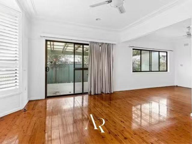 Rental! 7 Rowell Street, Revesby Heights, NSW 2212