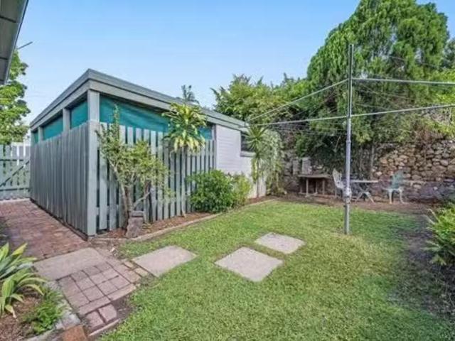 Just in! 7 Roxburgh Street, Kenmore, QLD 4069