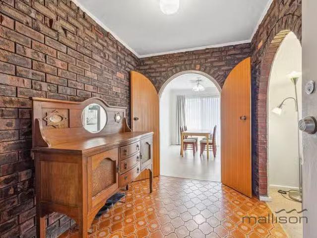Nice 7 Ralston Road, Kardinya, WA 6163