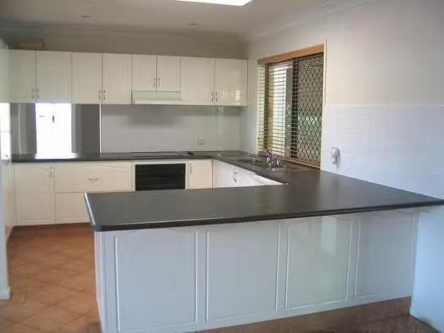 Unique 7 Ruggles Court, Mcdowall, QLD 4053