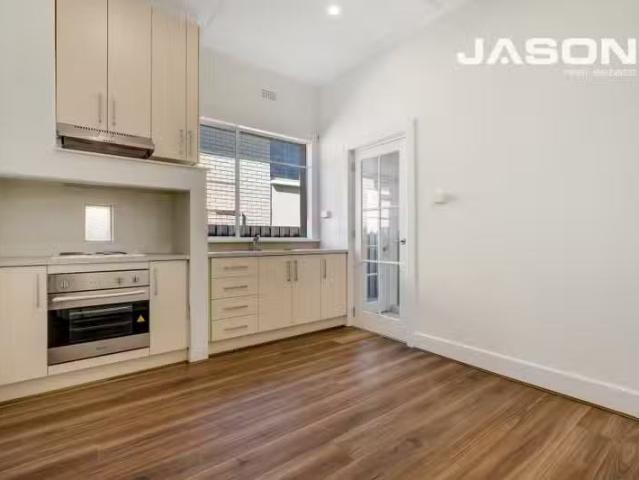 For Rent! 7A Wight Street, Kensington VIC 3031