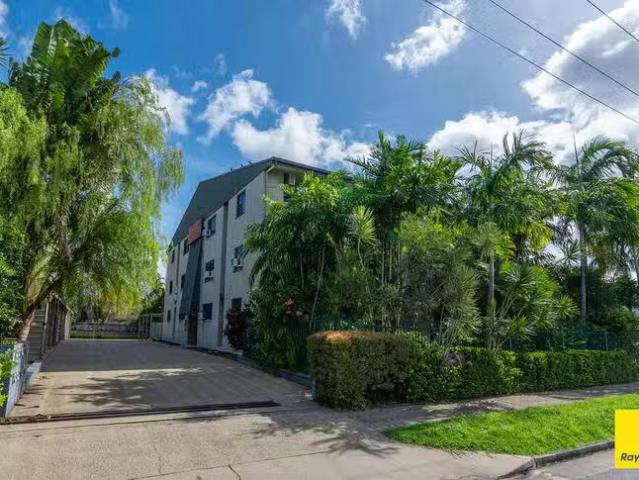Deal! 8/49 51 Digger Street, Cairns North, QLD 4870