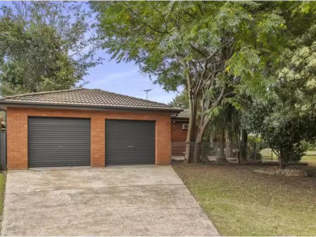 Nice 84 Gardenia Avenue, Emu Plains House for rent Listed by.
