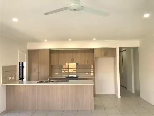 Cozy 84 Panorama Drive, Springfield, QLD 4300